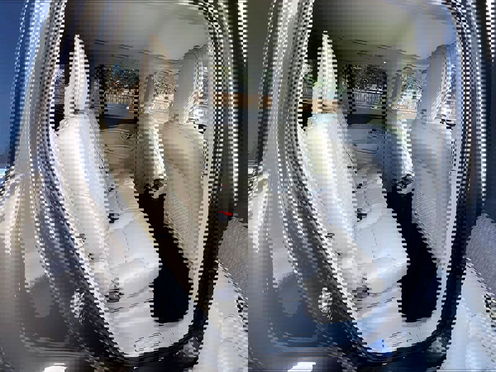 Used 2023 Volvo XC90 T8 Plus w/ Protection Package Premier image 30