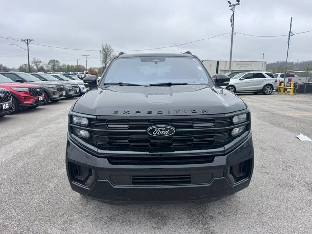 Used 2025 Ford Expedition Platinum w/ Stealth Performance Package AWD/4WD image 8