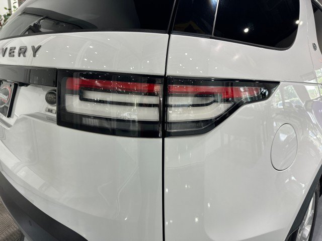 Used 2019 Land Rover Discovery SE AWD/4WD image 34