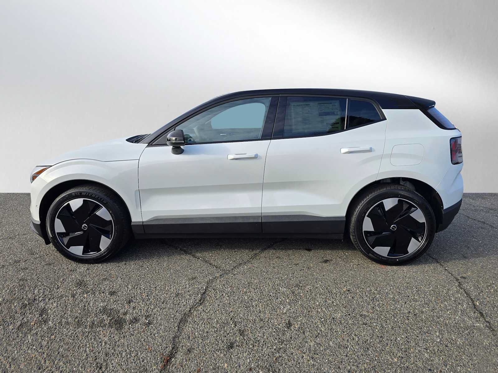 New 2026 Volvo EX30 Ultra w/ Protection Package AWD/4WD image 6