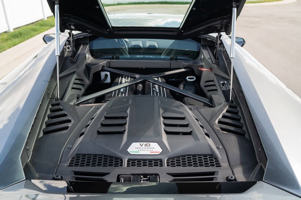 Used 2021 Lamborghini Huracan EVO image 33