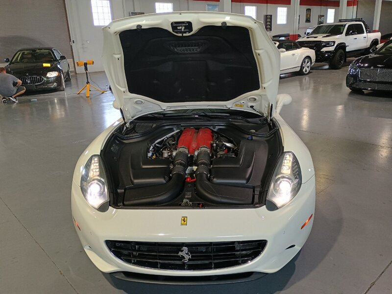 Used 2011 Ferrari California RWD image 36