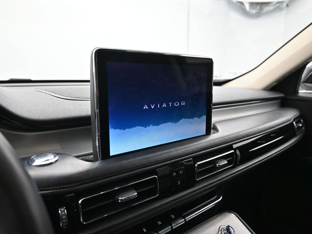 Used 2023 Lincoln Aviator AWD w/ Premium Package image 34