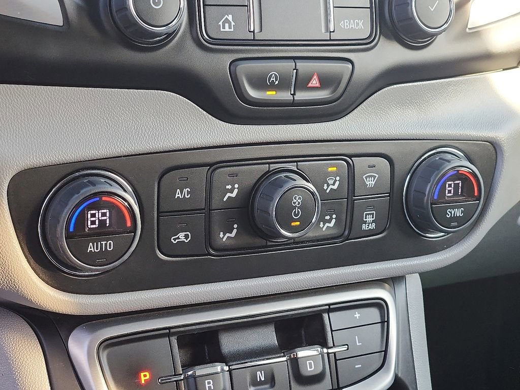 Used 2023 GMC Terrain SLT image 15