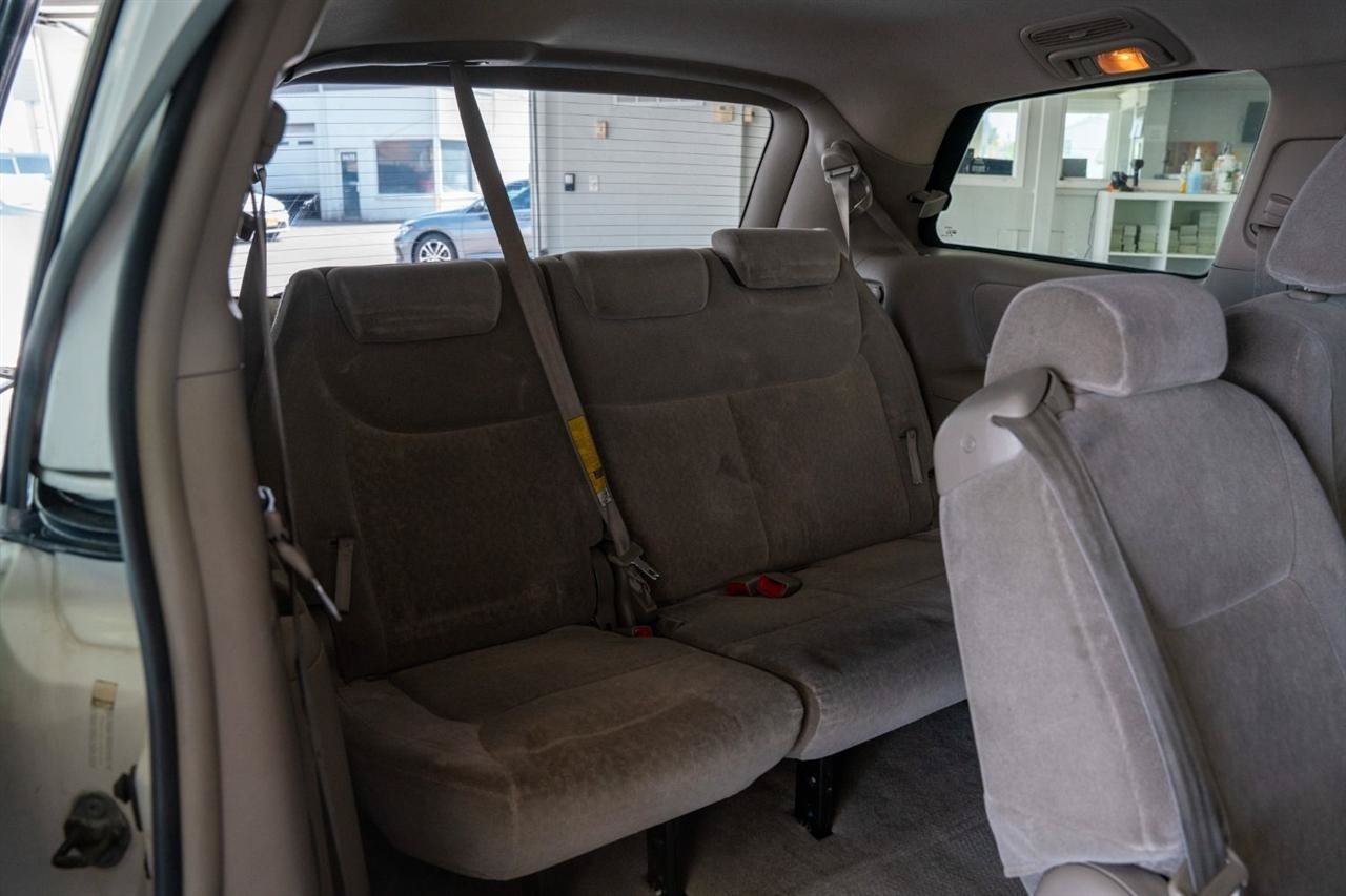 Used 2004 Toyota Sienna CE FWD image 12