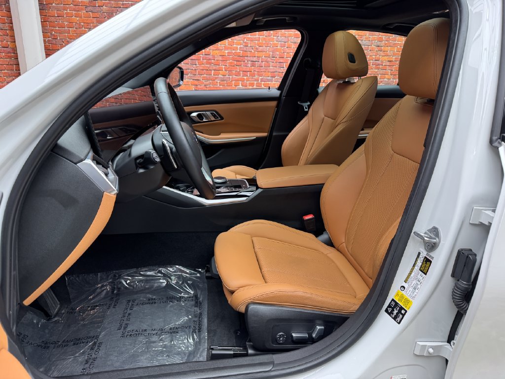 Certified 2023 BMW 330i xDrive Sedan w/ Premium Package AWD/4WD image 24