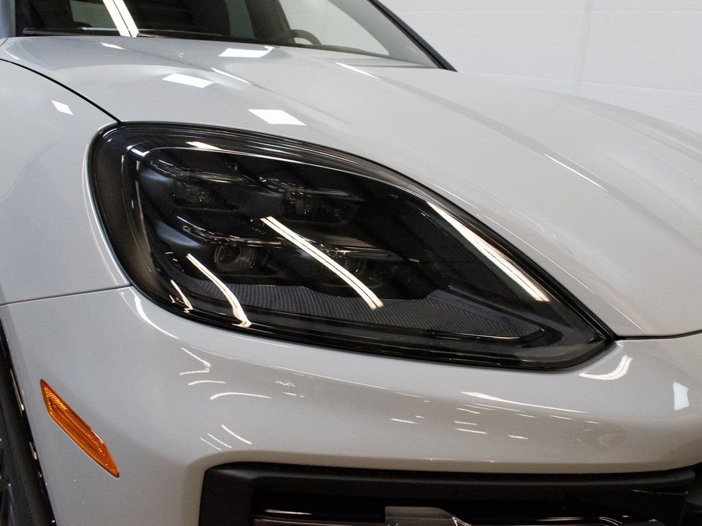 New 2026 Porsche Cayenne GTS image 11