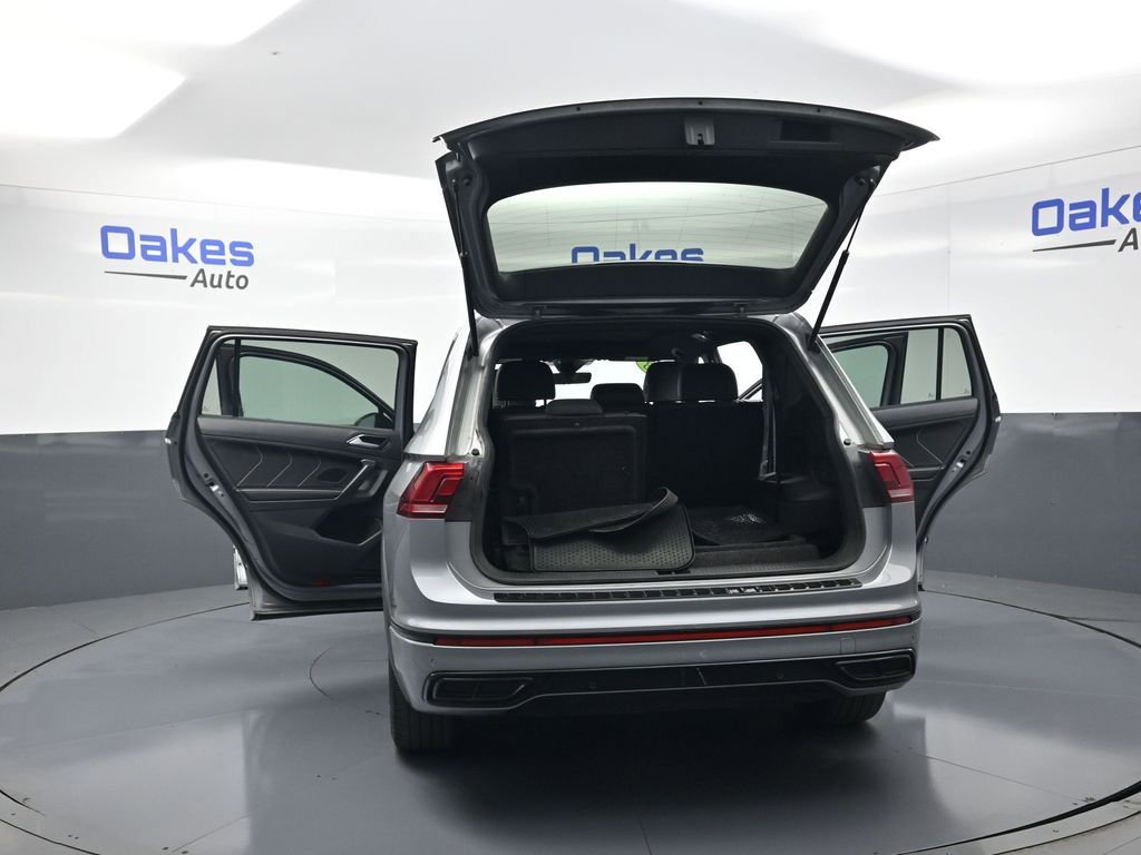 Used 2023 Volkswagen Tiguan SE R-Line FWD image 57