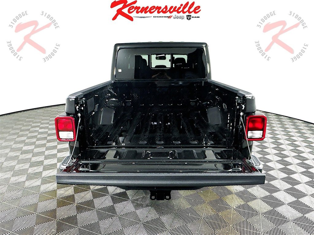 New 2025 Jeep Gladiator Sport w/ Premium Package image 16