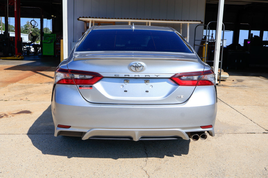 Used 2022 Toyota Camry SE FWD image 6