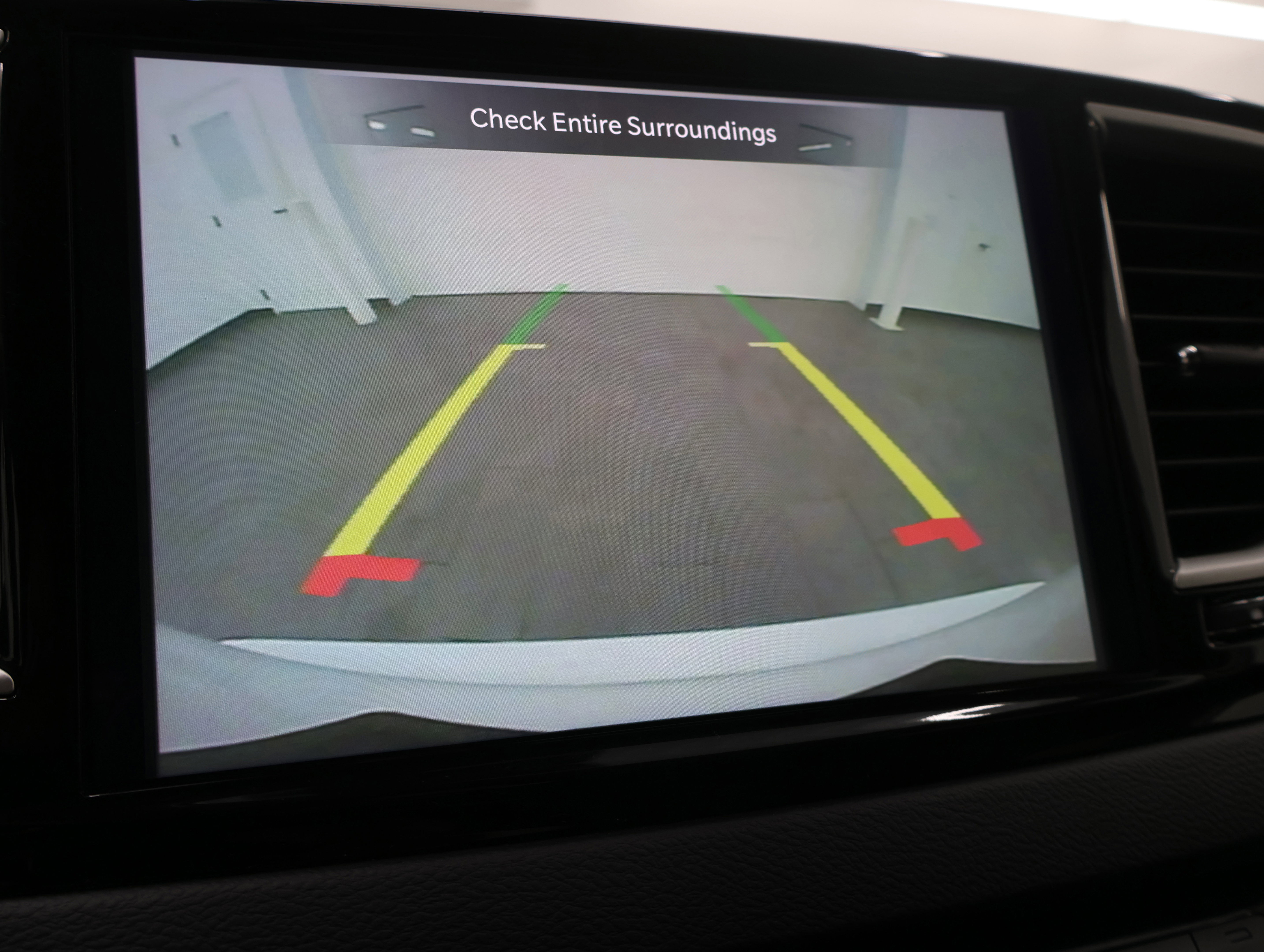 Used 2024 Chrysler Pacifica Touring-L FWD image 16