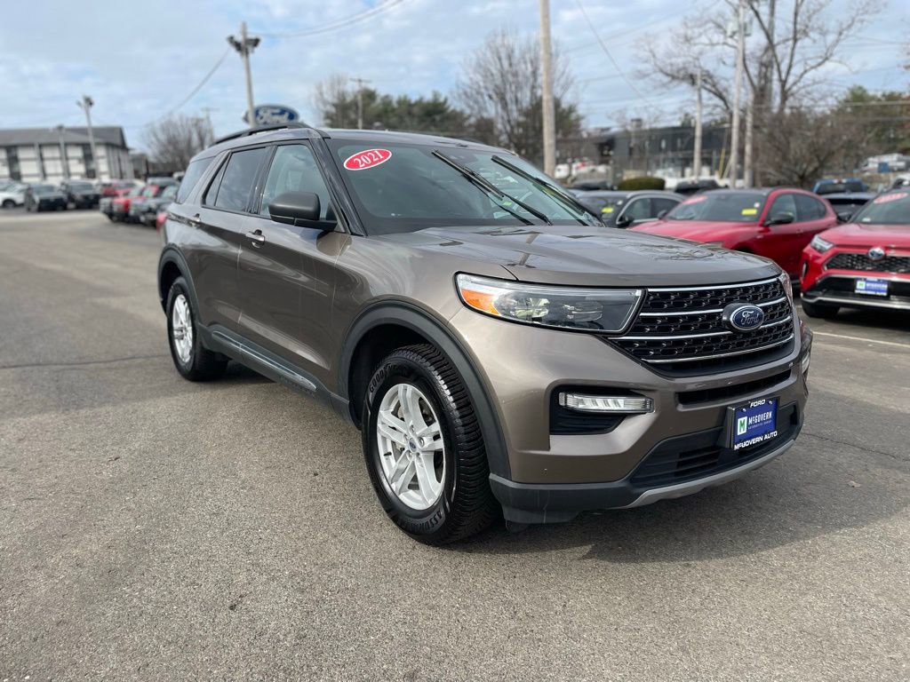 Used 2021 Ford Explorer XLT w/ Equipment Group 202A image 8