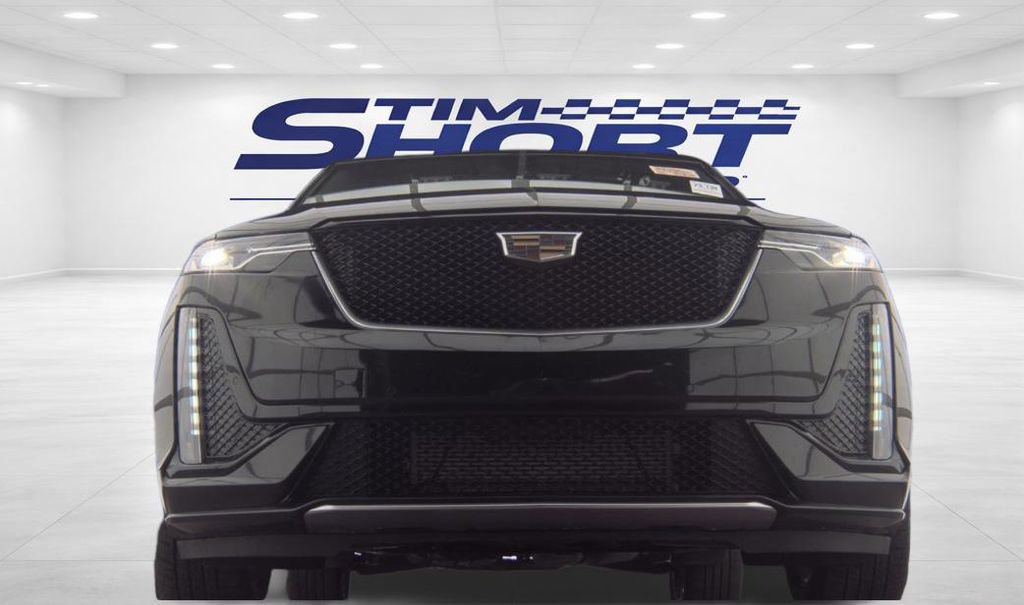Used 2024 Cadillac XT6 Sport w/ LPO, Floor Liner Package AWD/4WD image 8