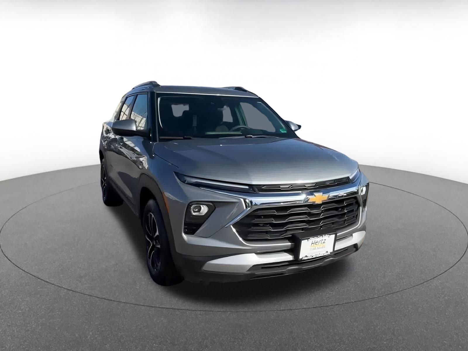 Used 2025 Chevrolet TrailBlazer LT image 3