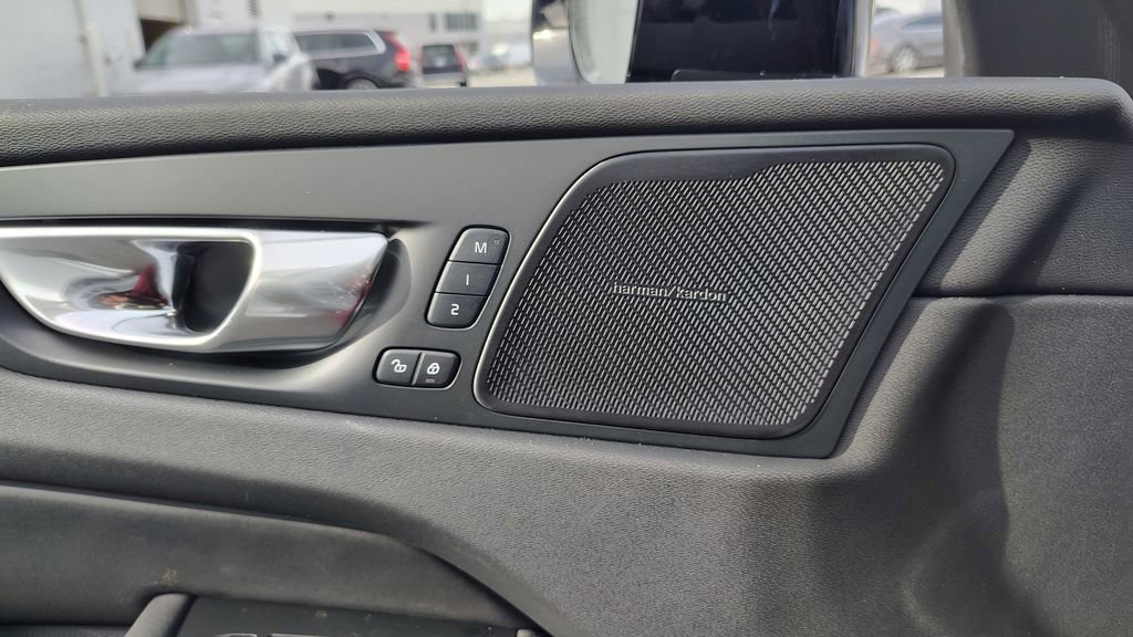 New 2026 Volvo XC60 B5 Ultra w/ Protection Package Premier image 10