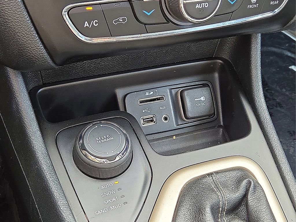 Used 2016 Jeep Cherokee High Altitude image 29