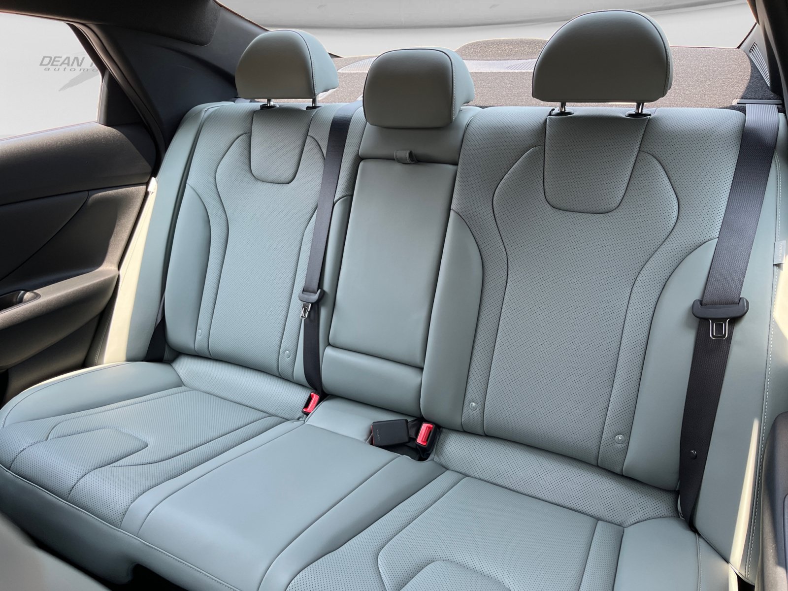 Certified 2025 Hyundai Elantra Limited FWD image 13