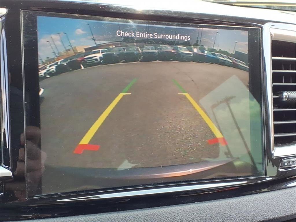 Used 2022 Chrysler Pacifica Touring-L FWD image 21