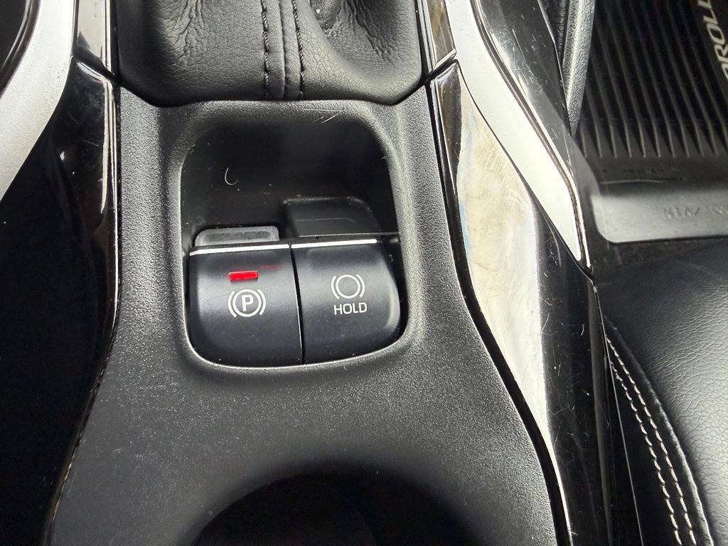 Used 2020 Toyota Corolla XLE FWD image 25