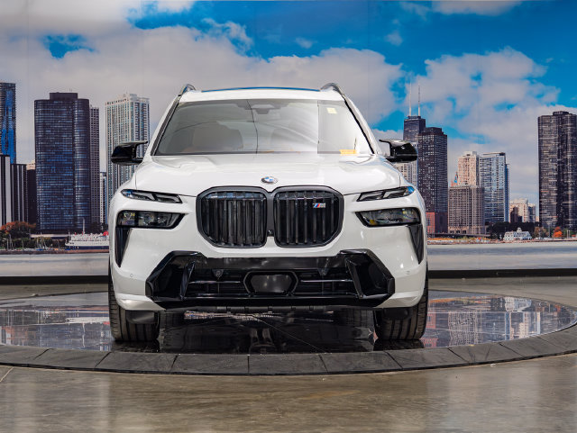 Used 2025 BMW X7 M60i AWD/4WD image 3