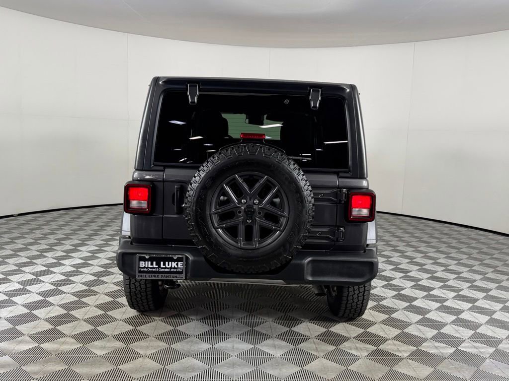 Used 2025 Jeep Wrangler Sport S image 7
