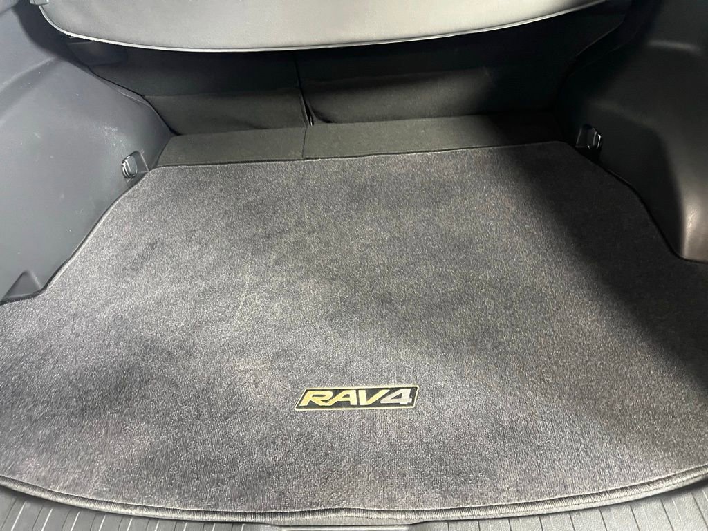 Used 2021 Toyota RAV4 Limited image 26