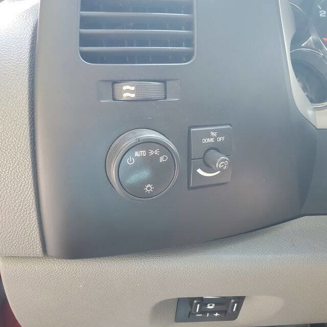 Used 2013 Chevrolet Silverado 3500 W/T image 21