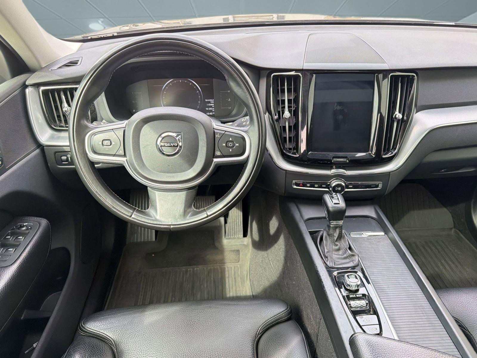 Used 2019 Volvo XC60 T5 Momentum w/ Premium Package image 27