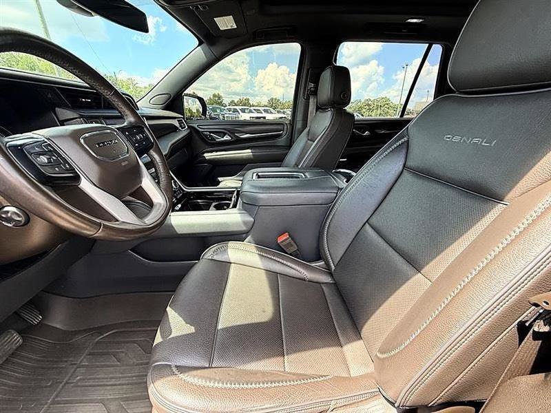 Used 2021 GMC Yukon Denali RWD image 30