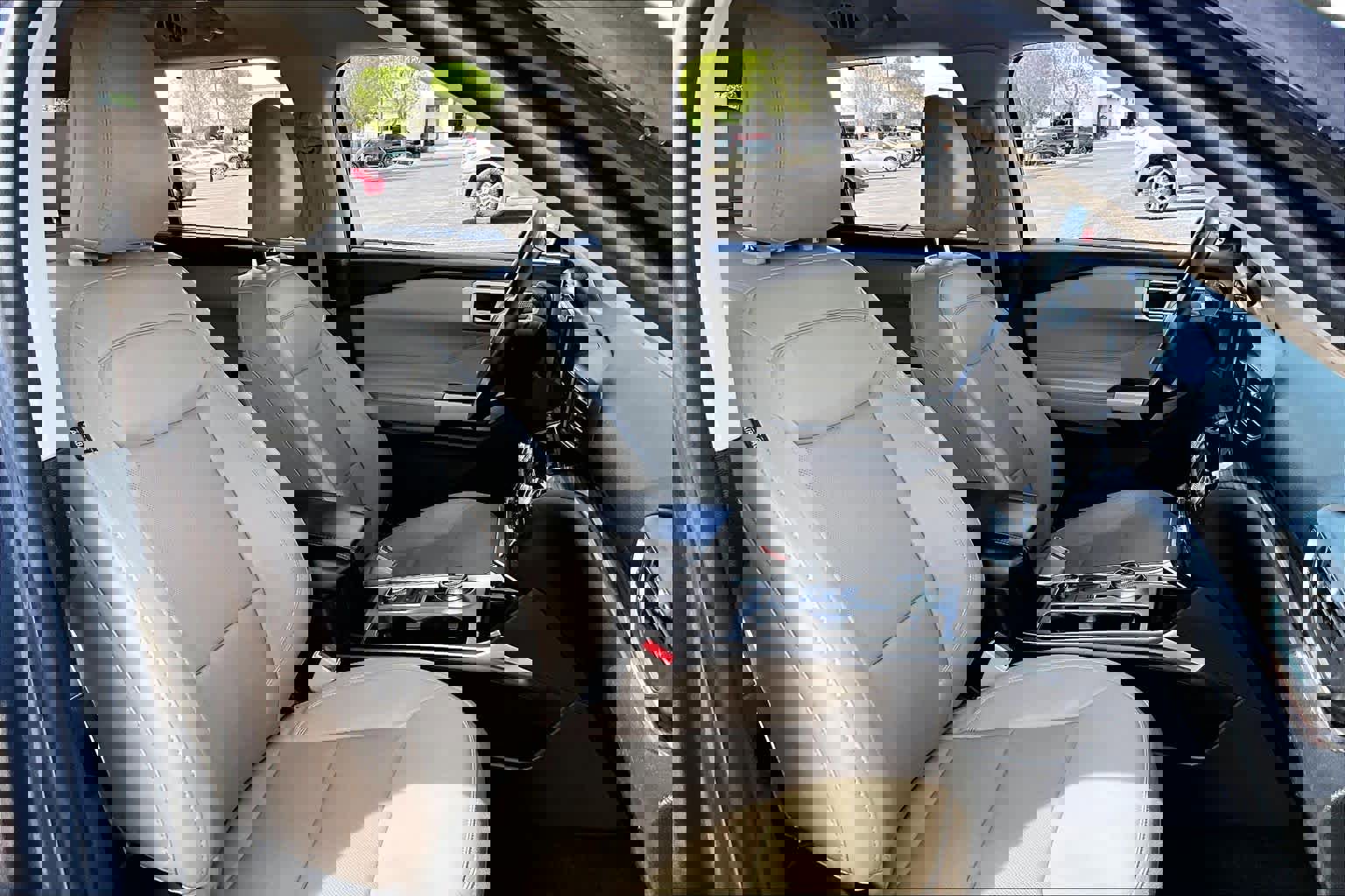 Used 2021 Ford Explorer Limited image 8