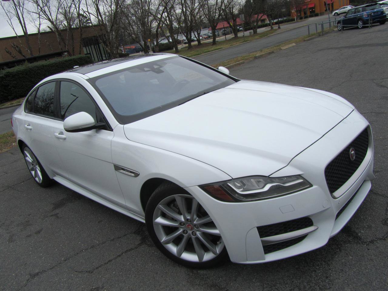 Used 2016 Jaguar XF R-Sport image 3
