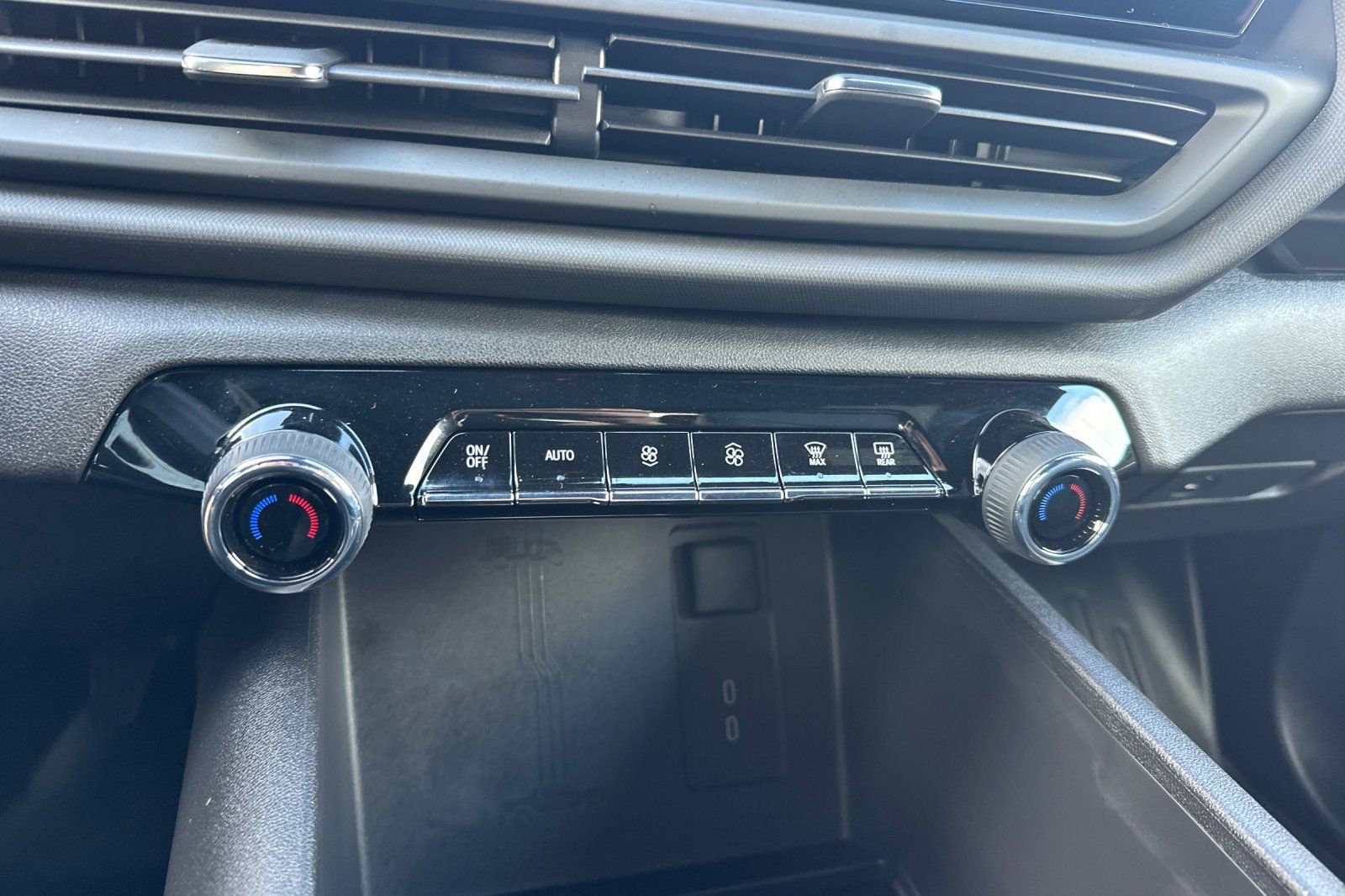 Used 2026 Chevrolet Silverado EV W/T AWD/4WD image 27