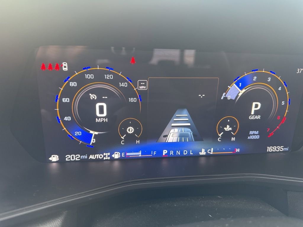 Used 2024 Chevrolet Colorado Trail Boss image 10