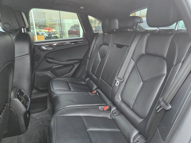 Used 2024 Porsche Macan AWD/4WD image 17