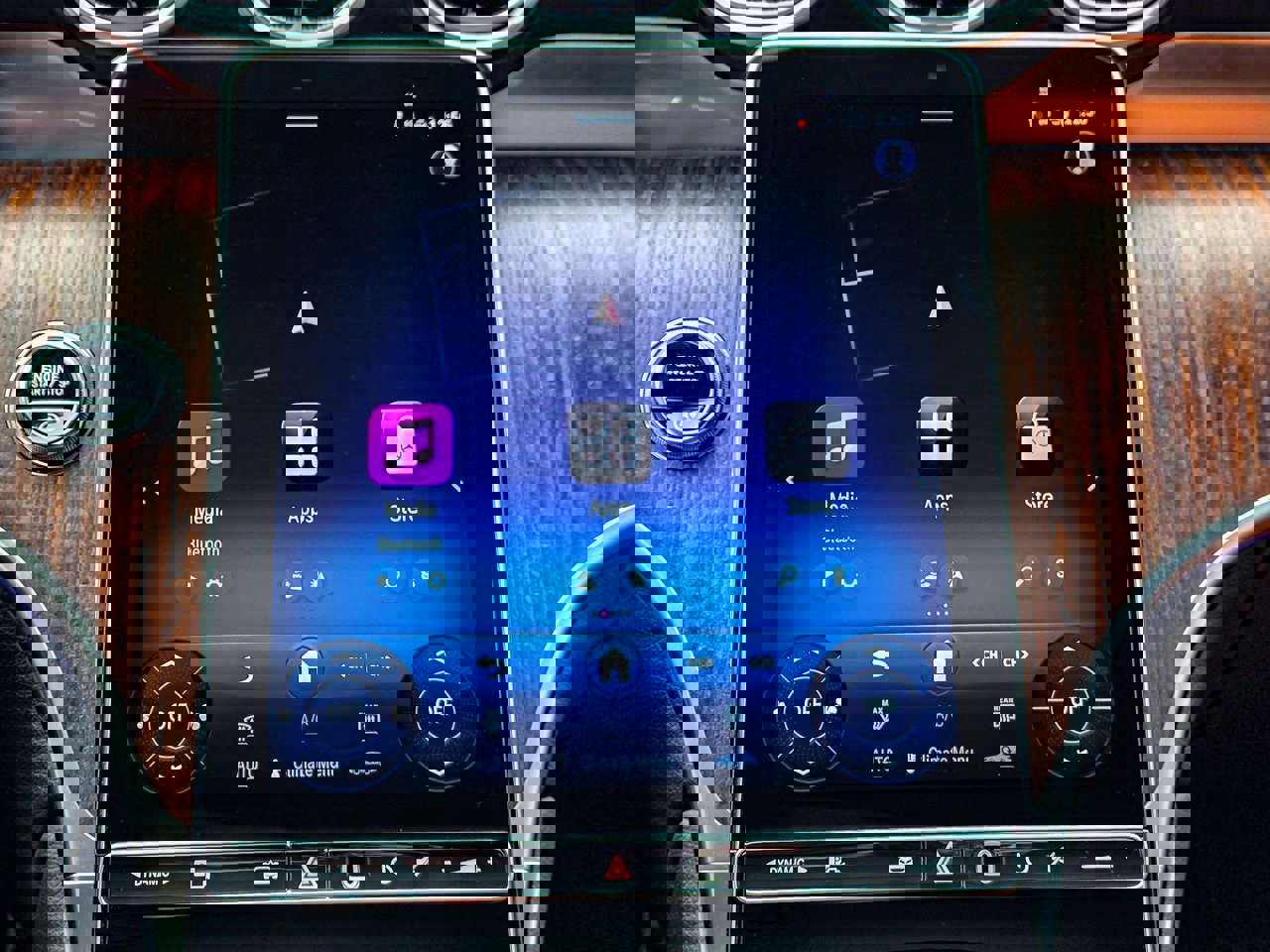 Used 2025 Mercedes-Benz GLC 300 4MATIC image 13