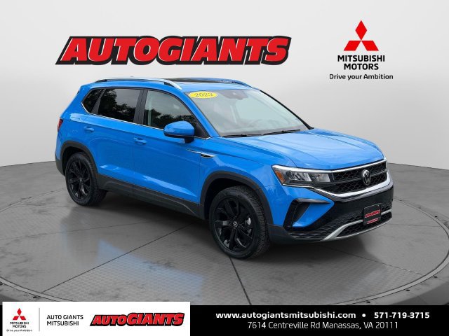 Used 2023 Volkswagen Taos SE w/ Panoramic Sunroof Package