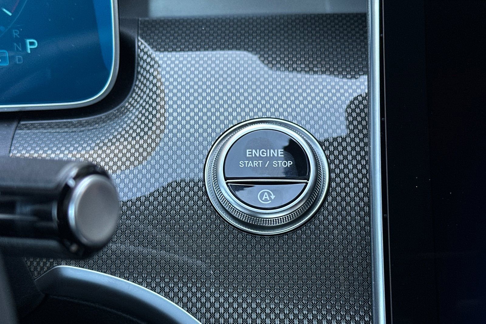 New 2025 Mercedes-Benz C 300 4MATIC Sedan image 19