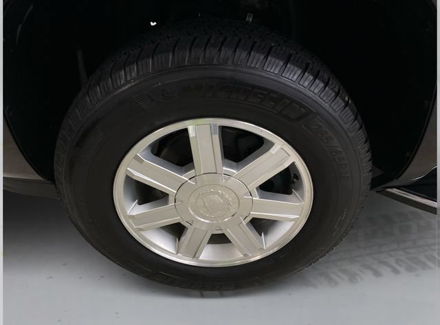 Used 2013 Cadillac Escalade AWD image 19