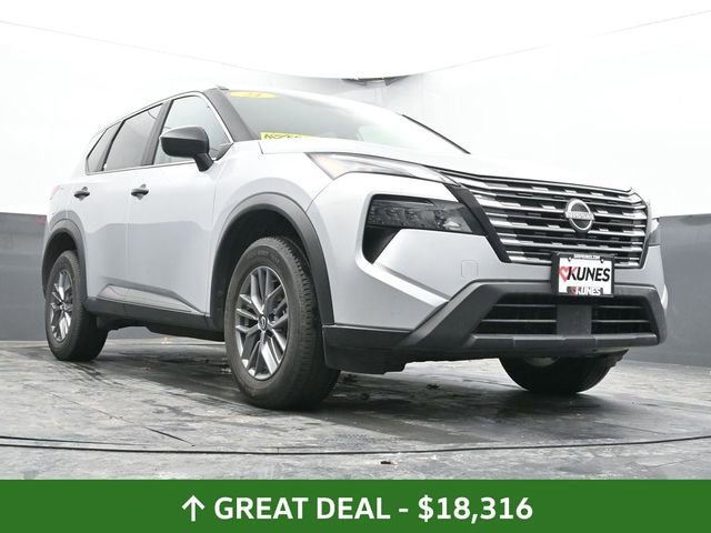Used 2024 Nissan Rogue S image 43