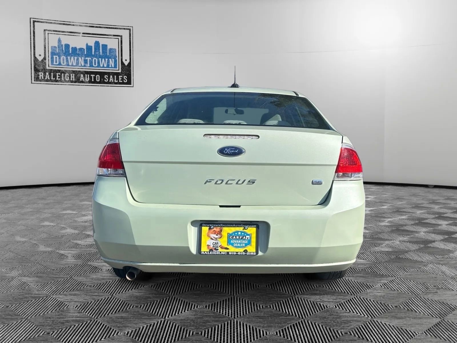 Used 2011 Ford Focus SE image 7