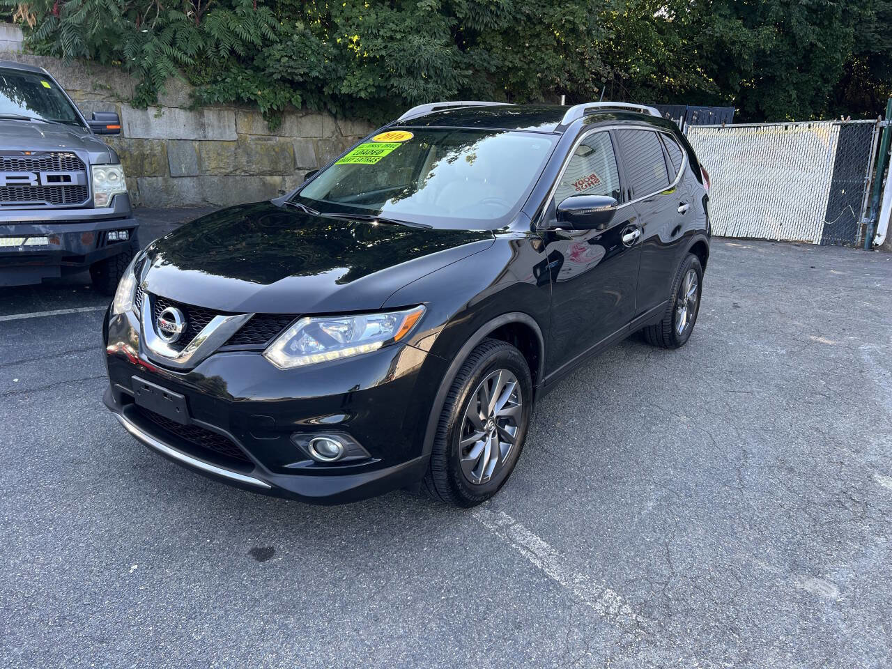 Used 2016 Nissan Rogue SL image 3