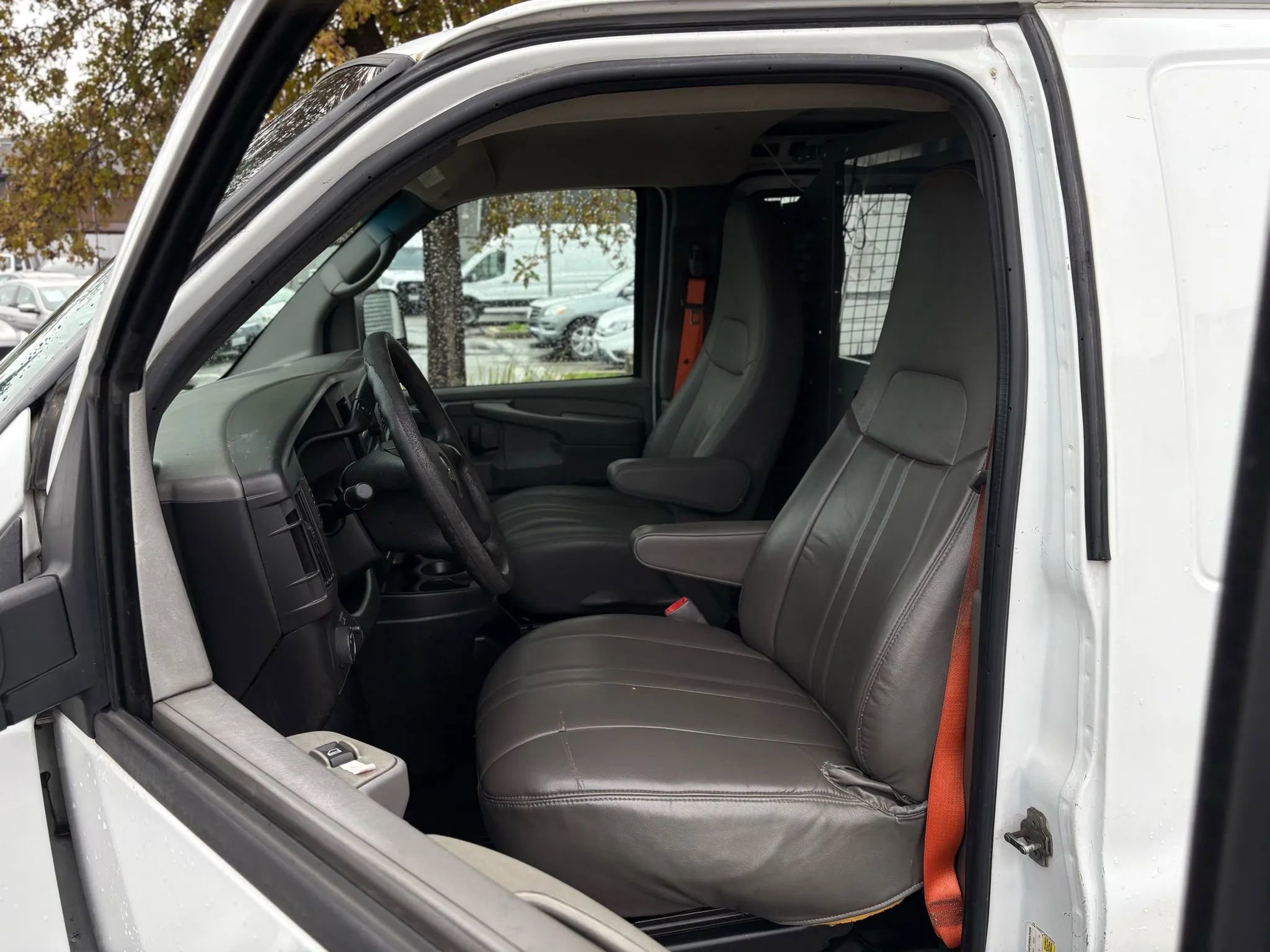 Used 2013 Chevrolet Express 2500 Van 3D image 11