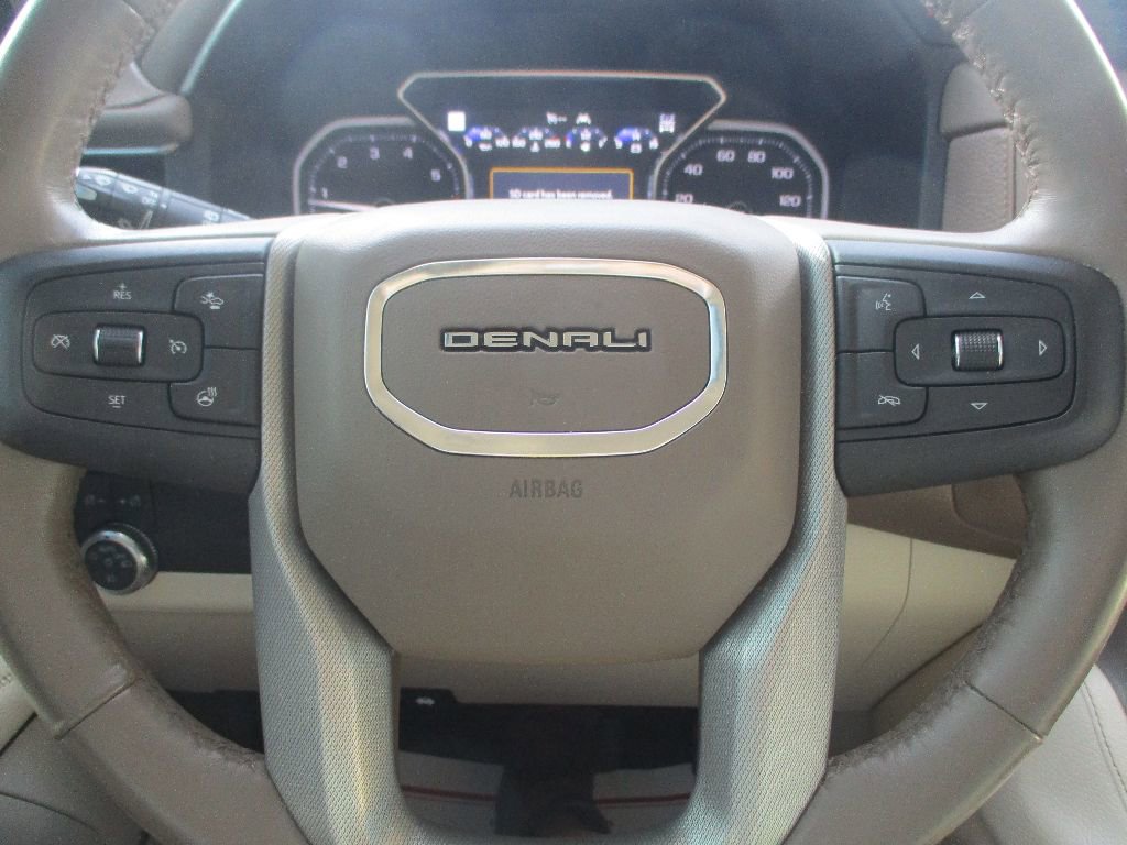 Used 2021 GMC Yukon XL Denali image 12