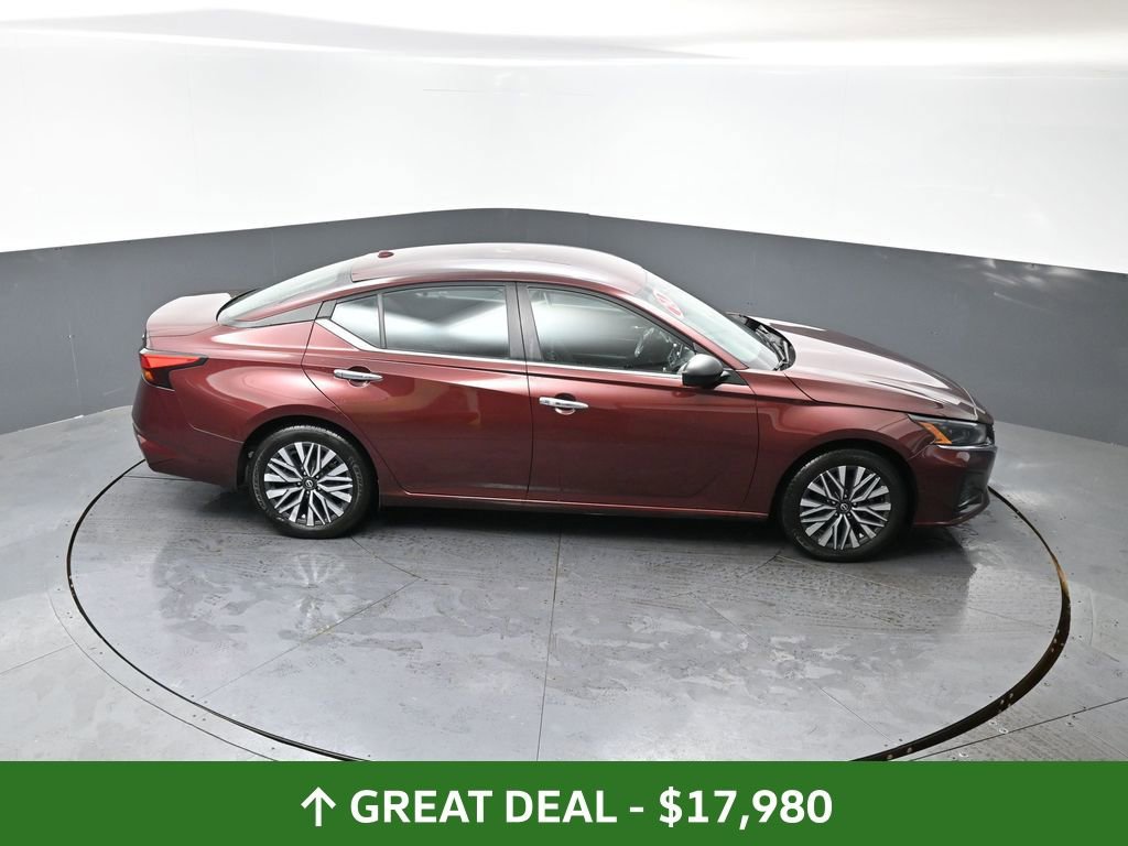 Used 2024 Nissan Altima 2.5 SV image 43