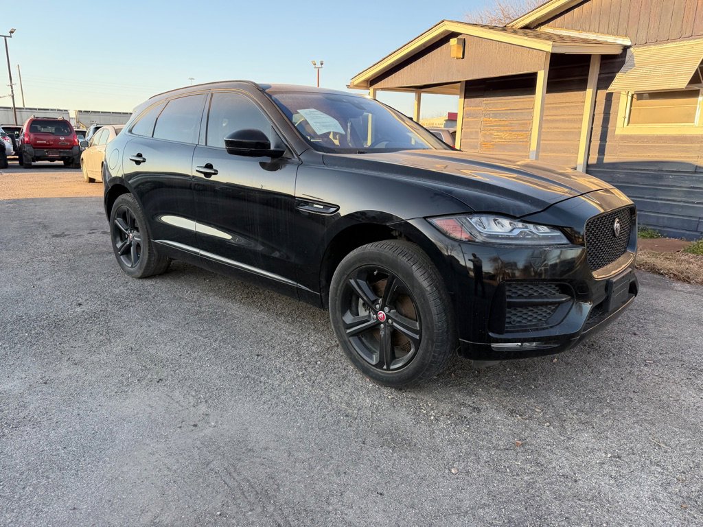 Used 2017 Jaguar F-PACE R-Sport image 2