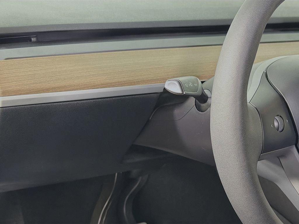 Used 2023 Tesla Model Y Performance image 12