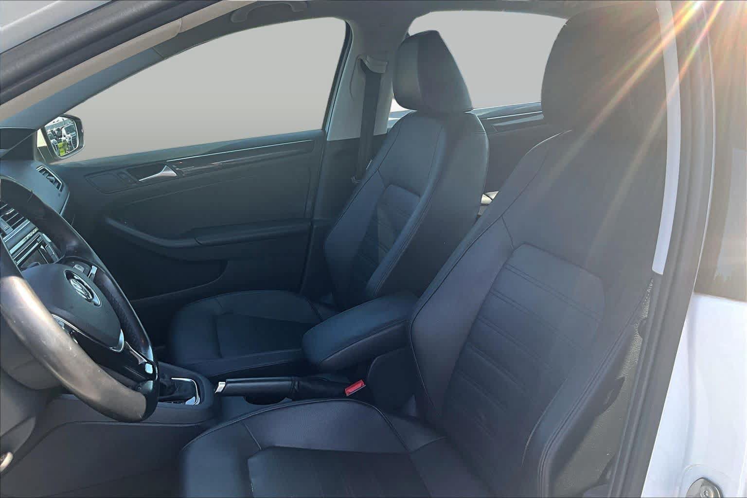 Used 2015 Volkswagen Jetta SEL FWD image 8