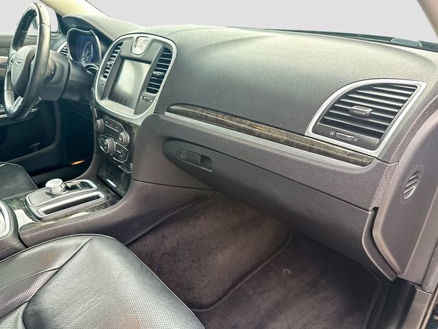 Used 2016 Chrysler 300 C image 31
