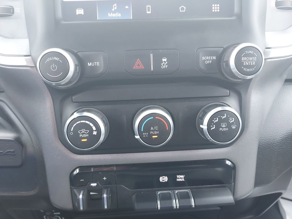 Used 2023 RAM 3500 Big Horn w/ Level 1 Equipment Group AWD/4WD image 24