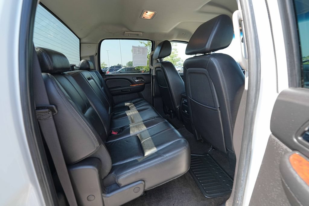 Used 2008 Chevrolet Silverado 2500 LTZ w/ Suspension Package, Off-Road AWD/4WD image 21